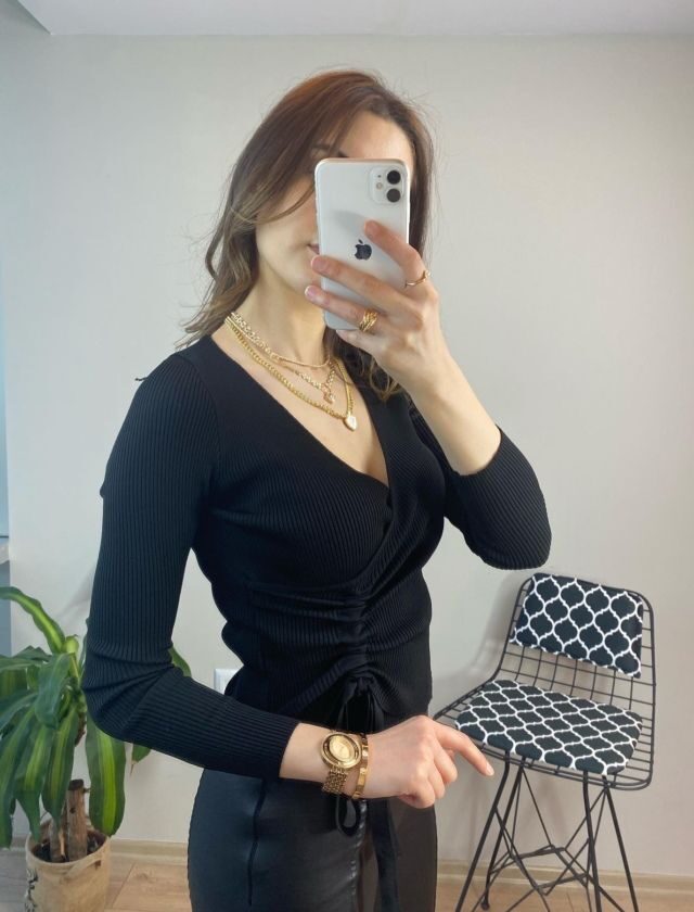 Siyah Önden büzgülü Kruvaze Bluz