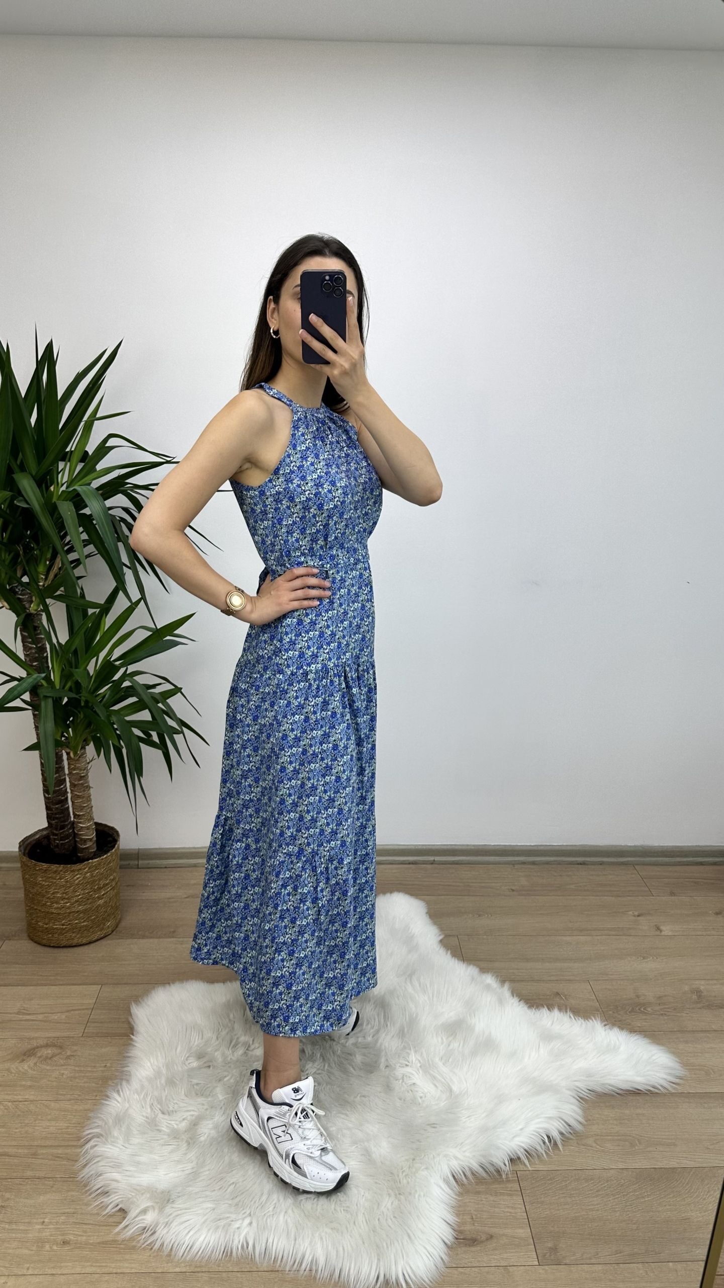Mavi Çiçek Desen Halter Yaka Elbise - Görsel 6