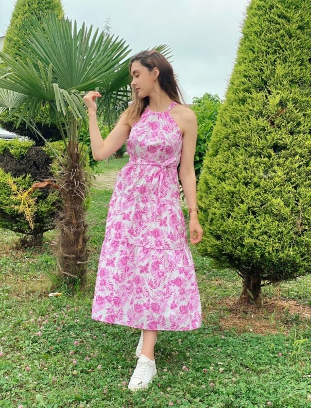 Pembe Desenli Boyundan Ayarlı Elbise