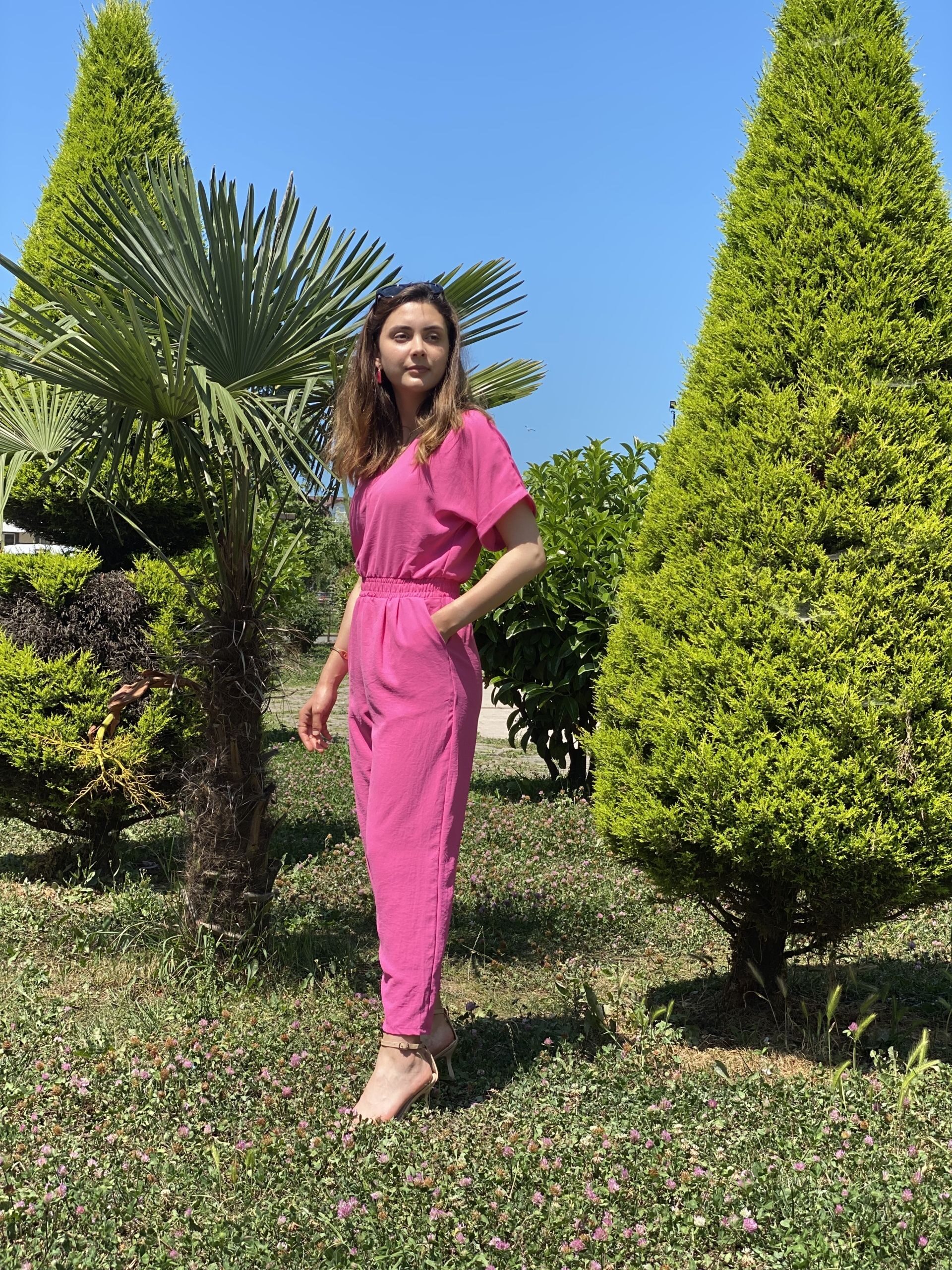 Pembe V Yaka Beli Lastikli Tulum - Görsel 4
