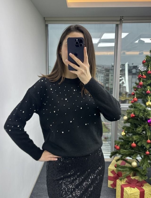 Siyah Taşlı Premium Kazak