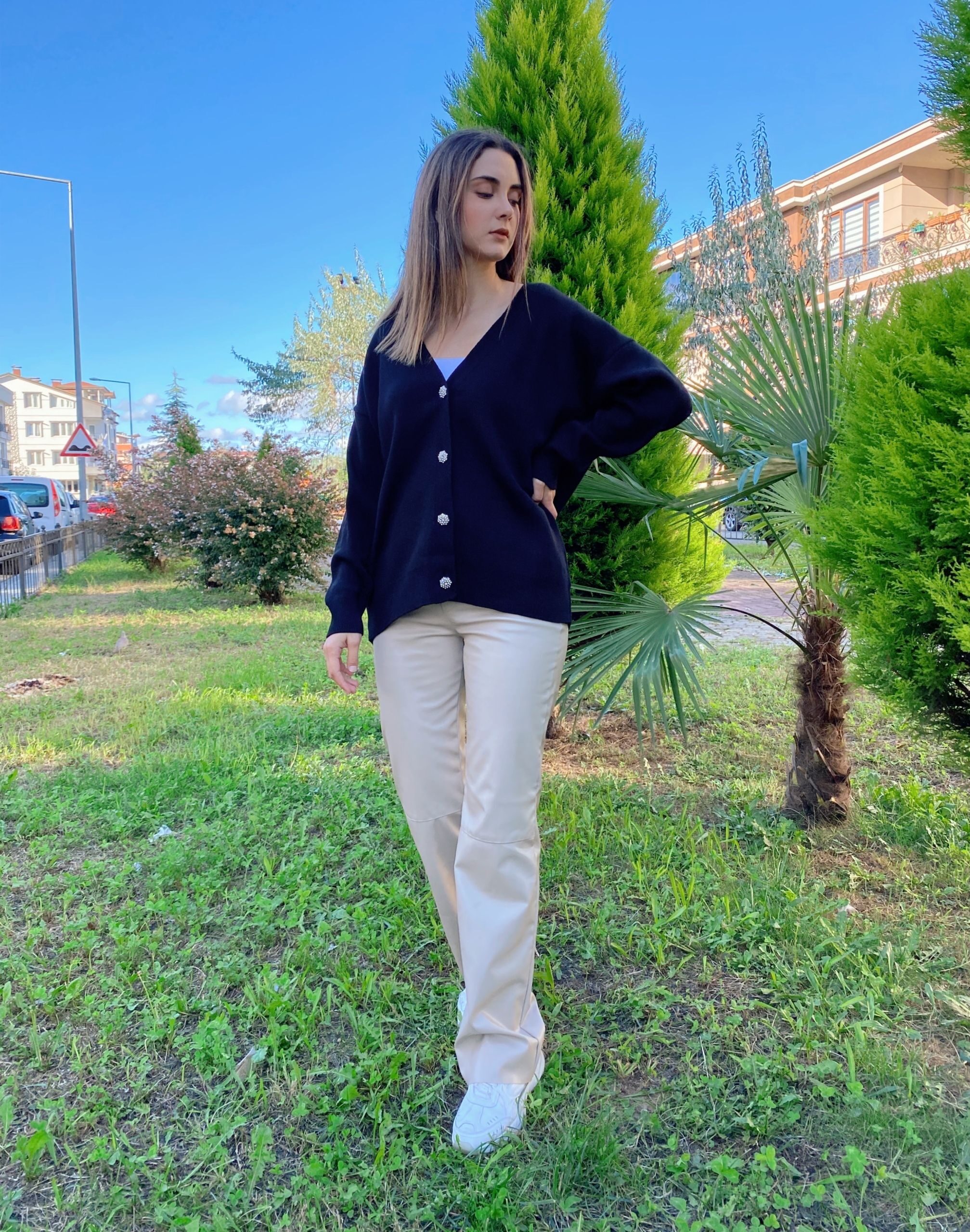 Siyah Kristal Taş Düğmeli Hırka - Görsel 2