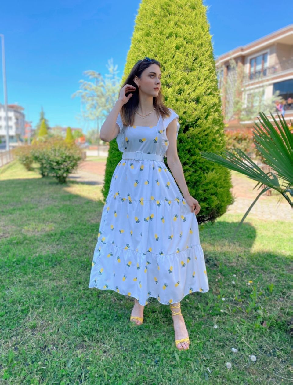 Beyaz Ananaslı Kemerli Elbise
