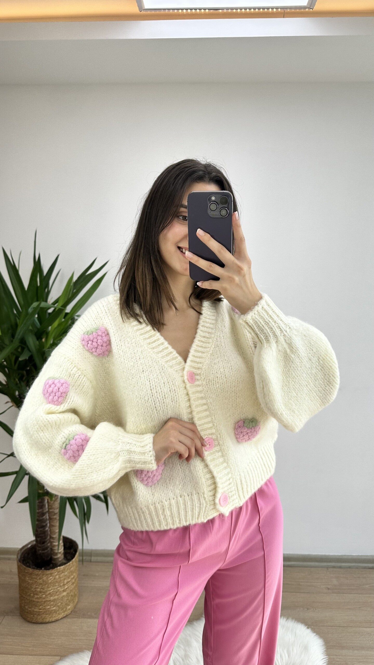 Dilvin Çilek Kabartmalı Oversize Hırka - Görsel 5