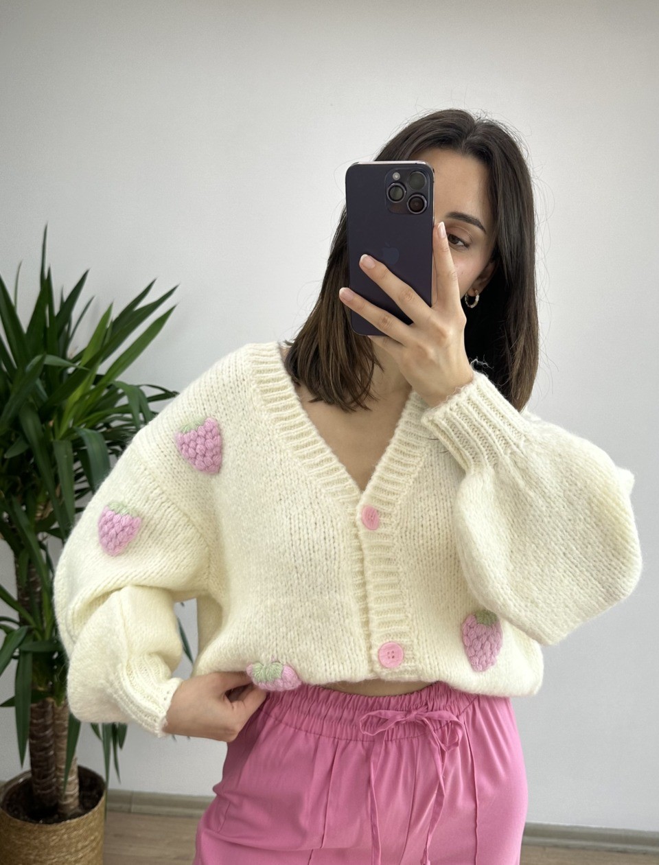 Dilvin Çilek Kabartmalı Oversize Hırka - Görsel 3